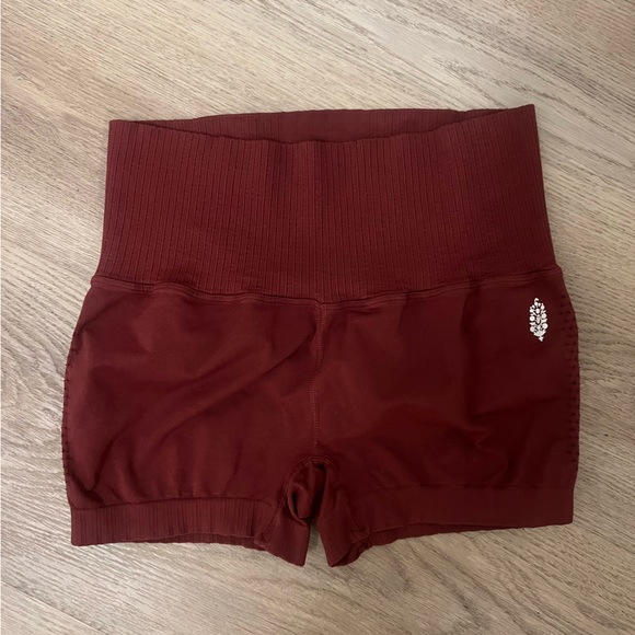 NWOT FREE PEOPLE MOVEMENT GOOD KARMA RUNNING SHORTS IN OXYBLOOD COLOR - Picture 4 of 7